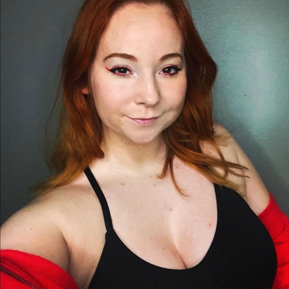 Meet your Posher, Kelly - Picture 5 of 5